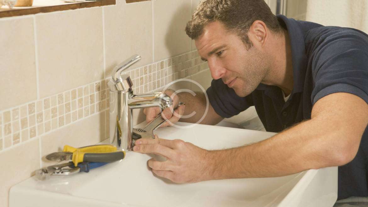 Got a leaking Tap ? Hire an experienced plumber