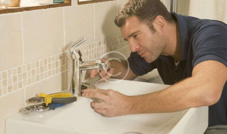 Got a leaking Tap ? Hire an experienced plumber